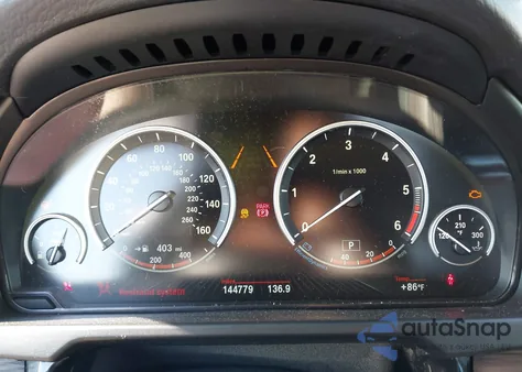 2015 BMW X5 xDrive35D z USA, uszkodzony, nr VIN 5UXKS4C55F0J99751